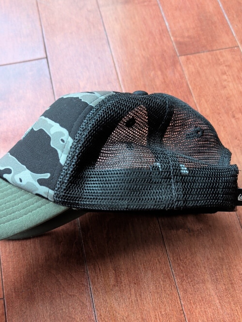 Quiksilver Olive Green & Black Camo Trucker Hat - 55 cm (kids) - Picture 4 of 6